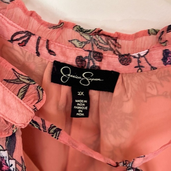 Jessica Simpson 2X Flowey Light weight top - Picture 2 of 2